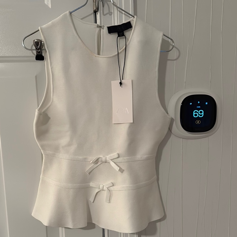 Zara Elegant White Sleeveless Top